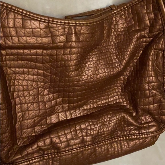 An adjustable medium purse - Picture 4 of 5